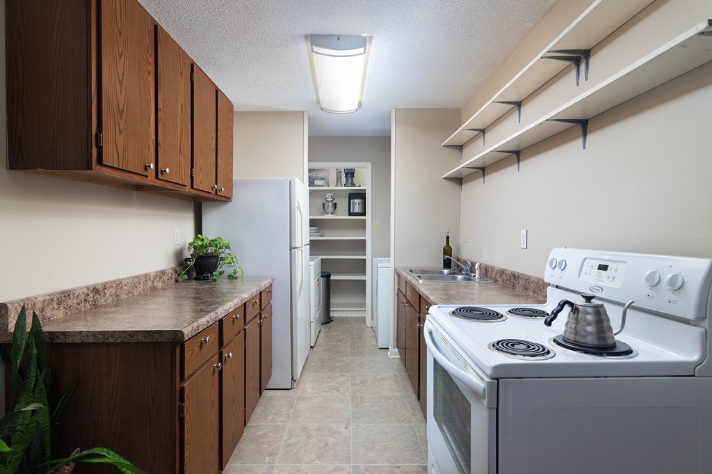 Lower level kitchen and laundry