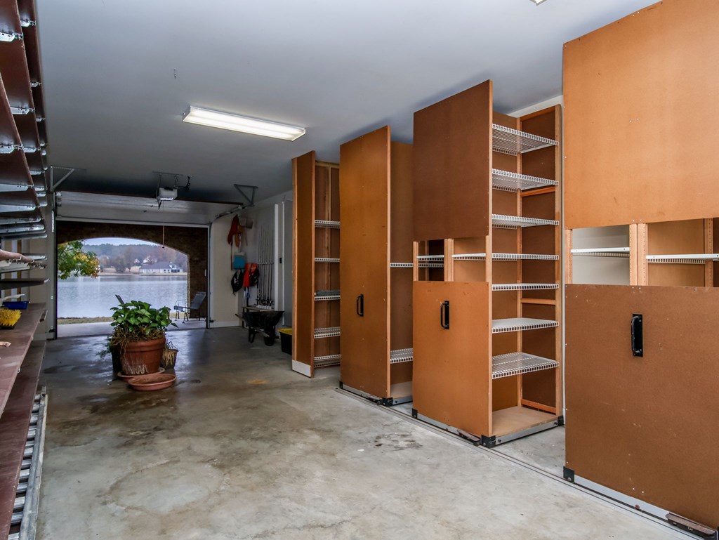 Additional Storage Space/Shop 