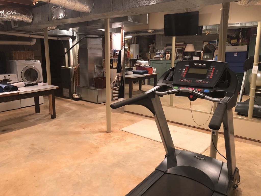Basement work-out room