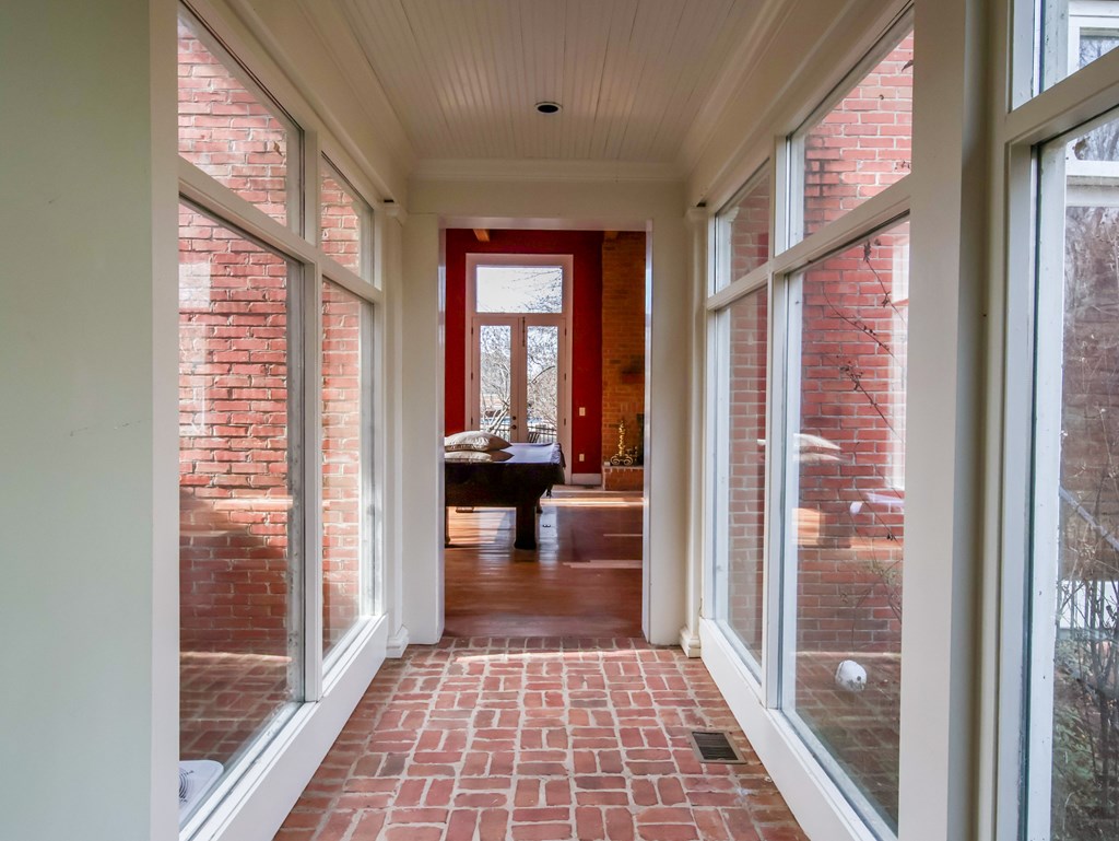 Enclosed Breezeway to Main Home